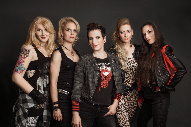 Revolution eve de @ Female Metal Event